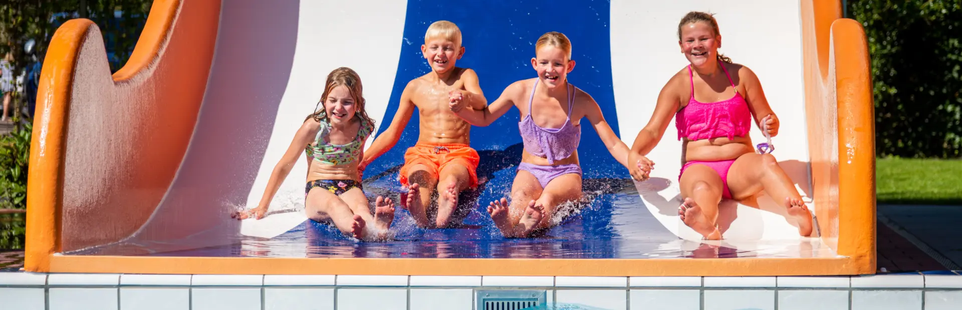 Camping De Haeghehorst buitenzwembad 4