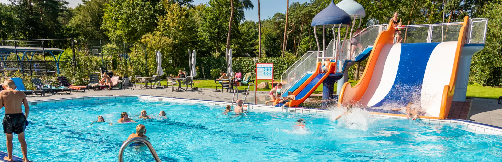 Camping De Haeghehorst buitenzwembad 3