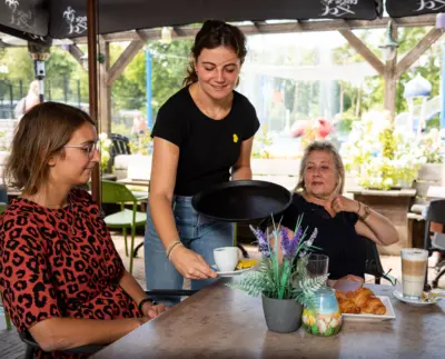 BC Camping De Haeghehorst horeca els rebecca buitenterras 1 2